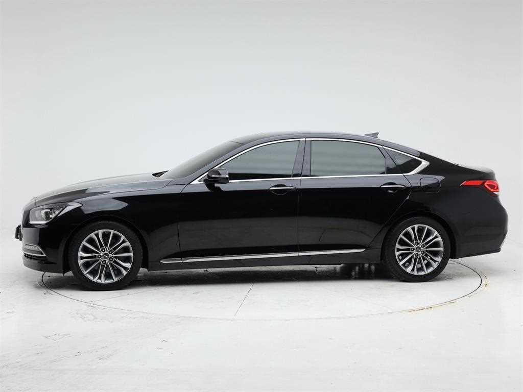 HYUNDAI Genesis - Vista 3