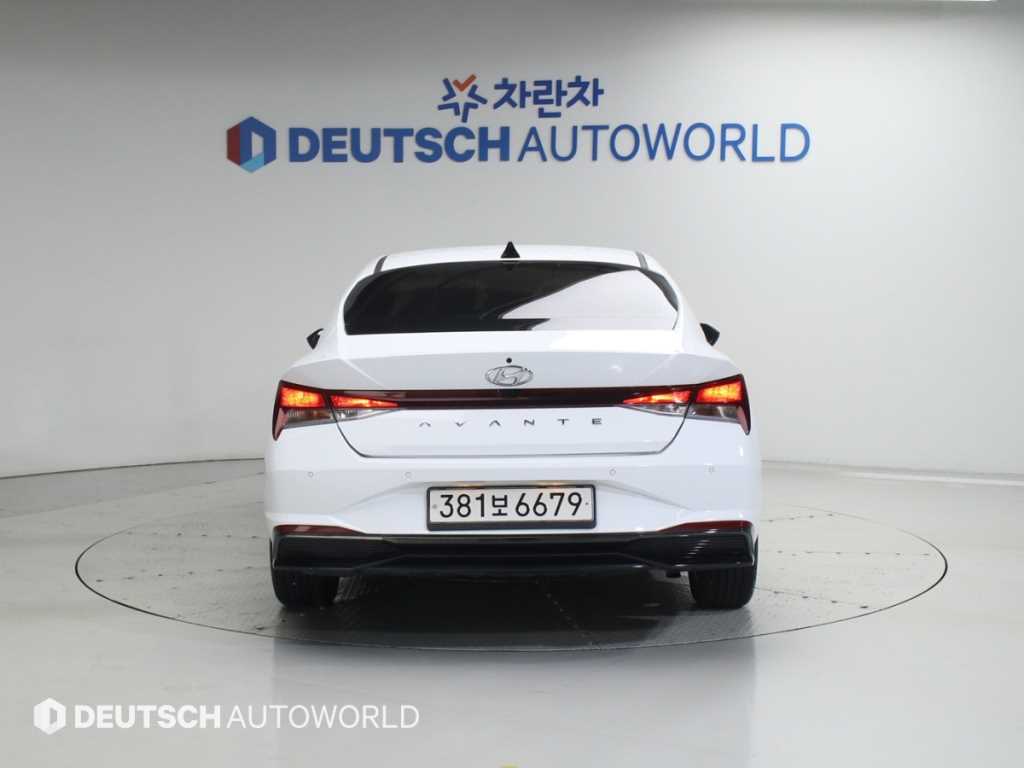 HYUNDAI Avante - Vista 4