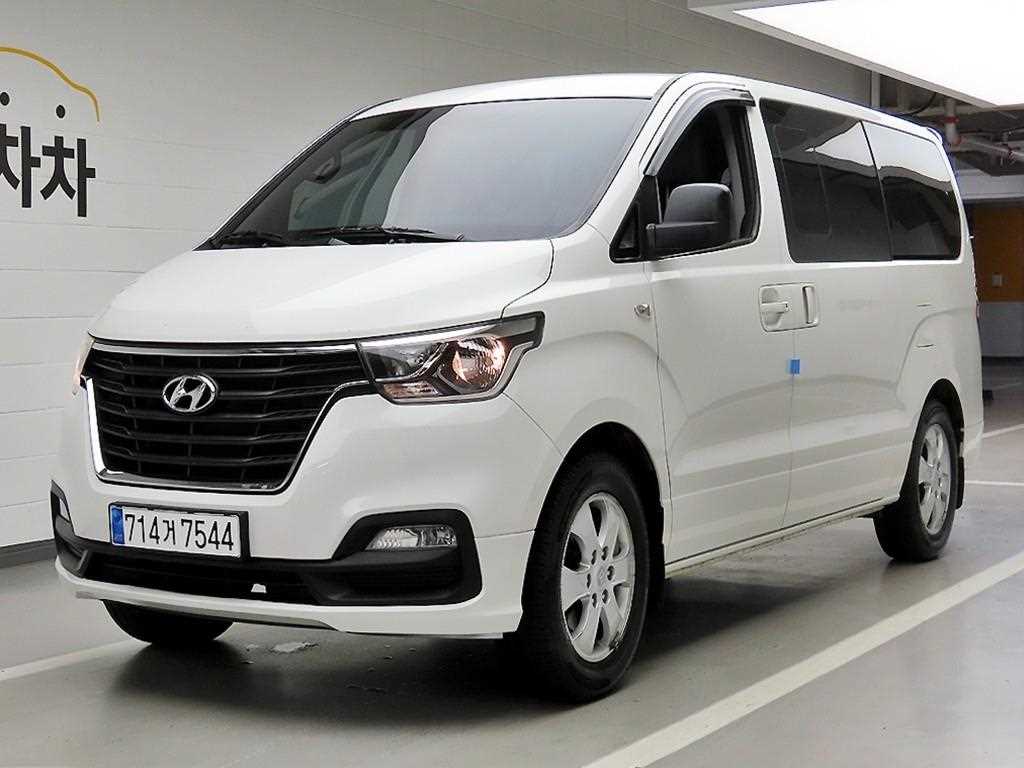 HYUNDAI Starex - Vista 2