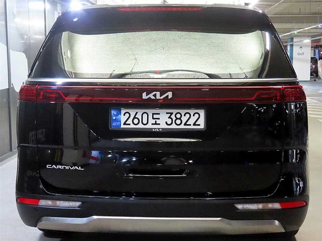 KIA Carnival - Vista 5