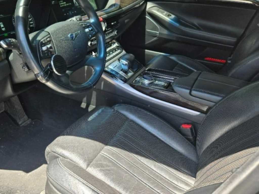 Genesis EQ900 - Vista 10