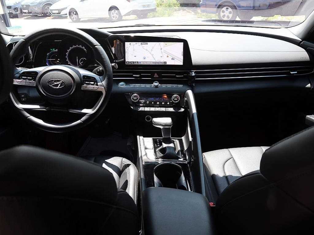 HYUNDAI Avante - Vista 6