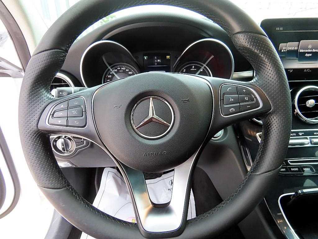 Mercedes Benz C Class - Vista 8