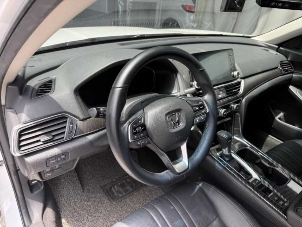 Honda Accord - Vista 5