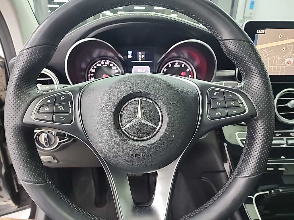 Mercedes Benz GLC Class - Vista 9