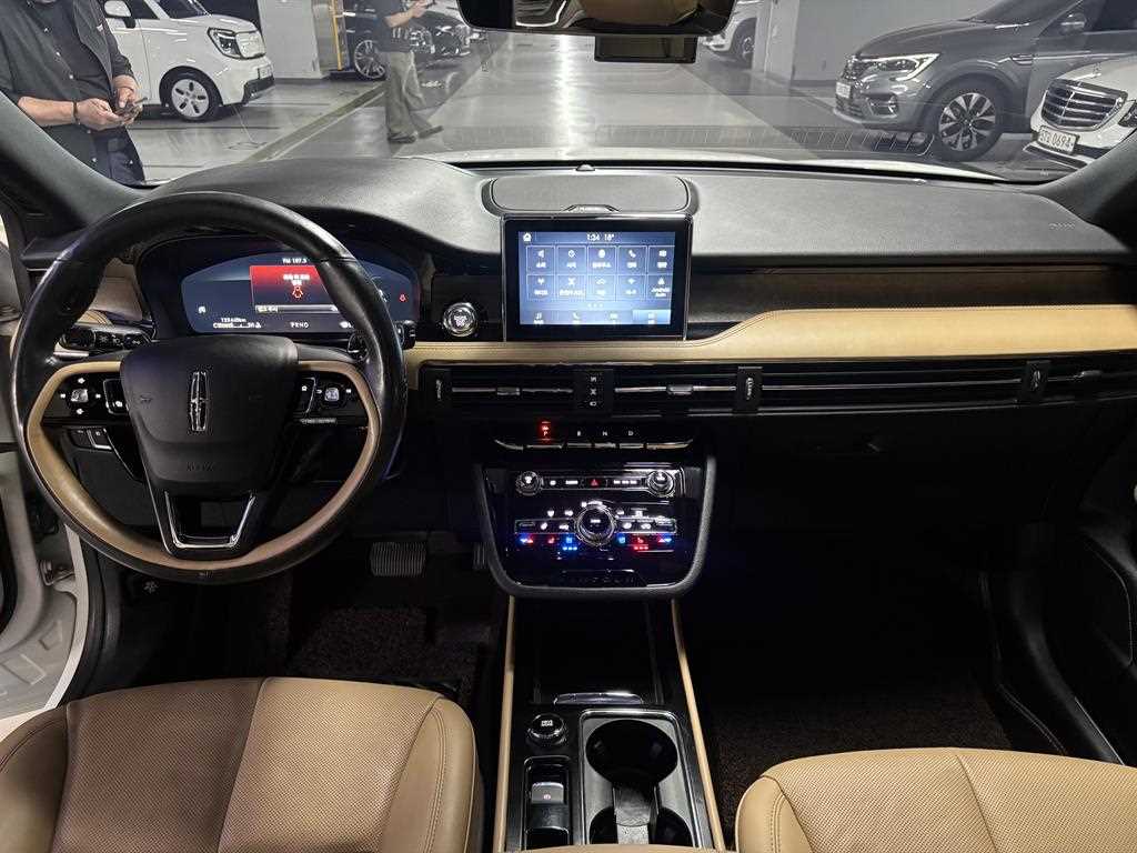 Lincoln Corsair - Vista 8