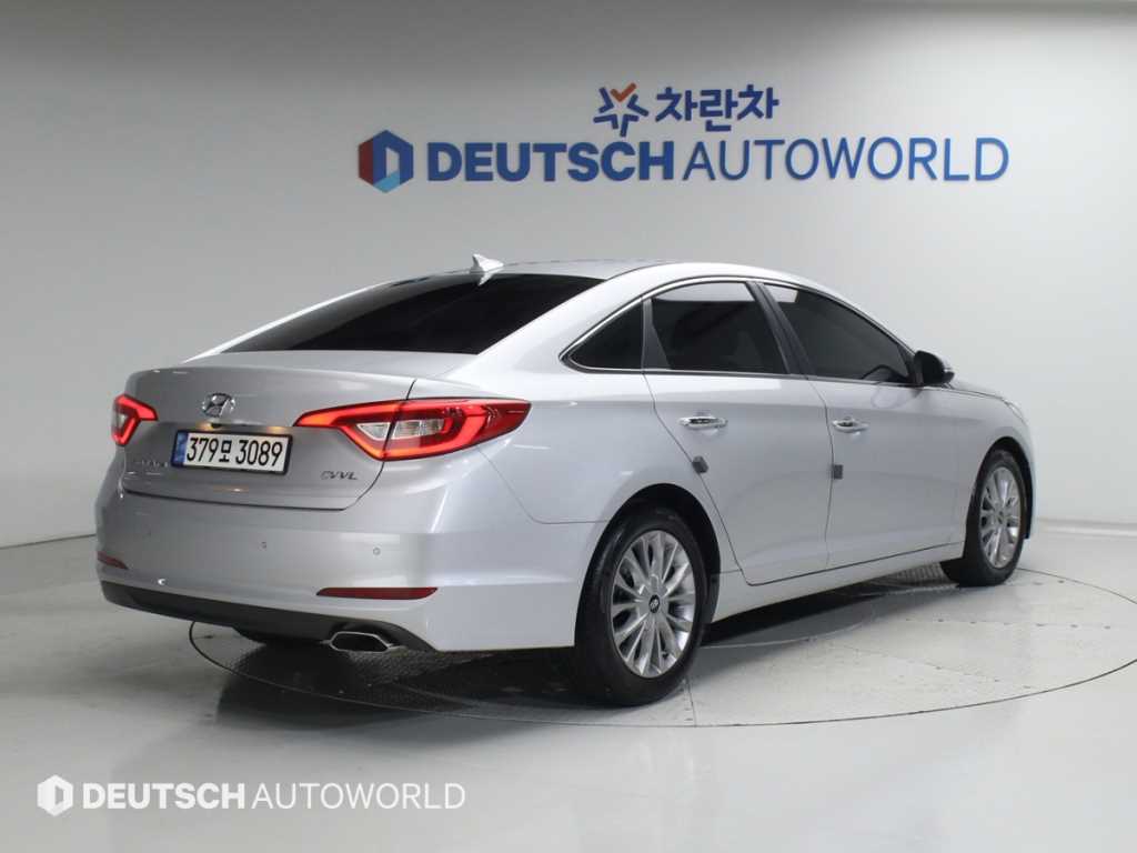 HYUNDAI Sonata - Vista 2
