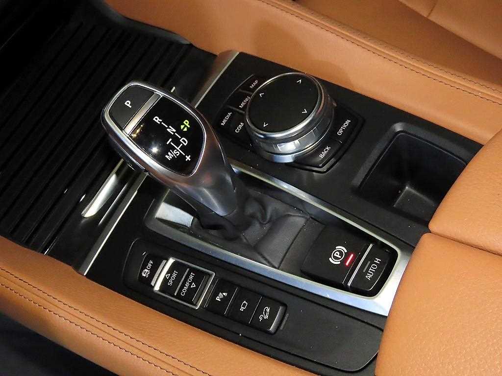 BMW X6 - Vista 12