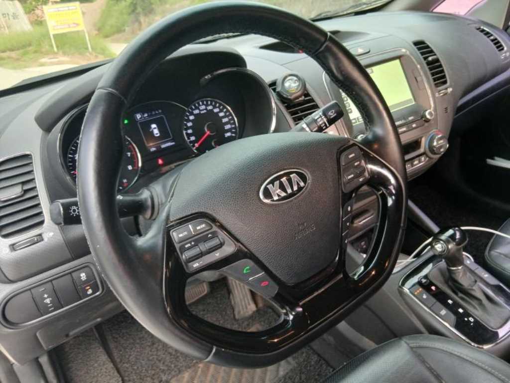 KIA K3 - Vista 11