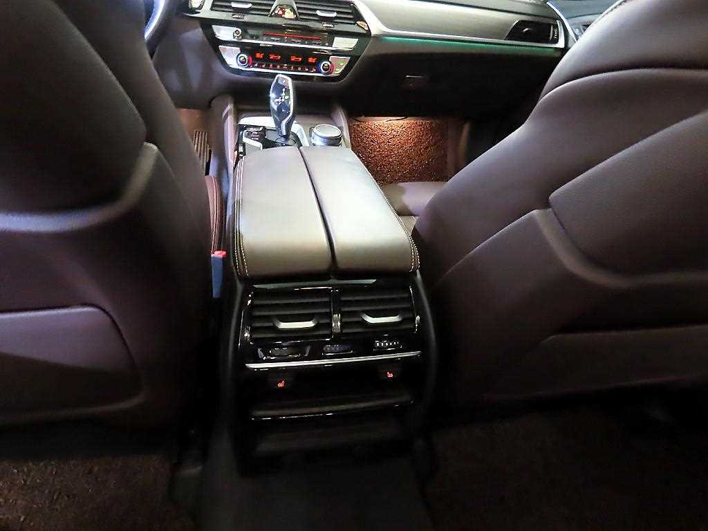 BMW 5 Series 2019 - Importación desde Corea - HF Imports Iquique - Foto 16