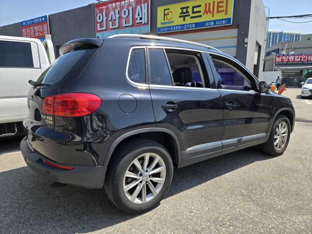 Volkswagen Tiguan - Vista 4