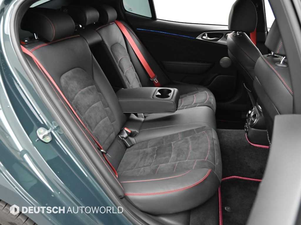 KIA Stinger - Vista 12