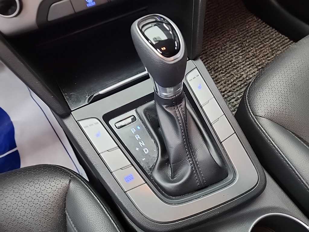 HYUNDAI Avante - Vista 8