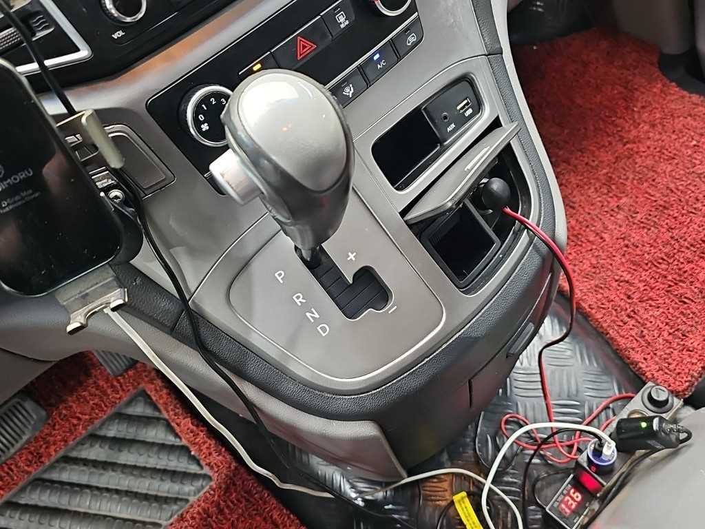 HYUNDAI Starex - Vista 9