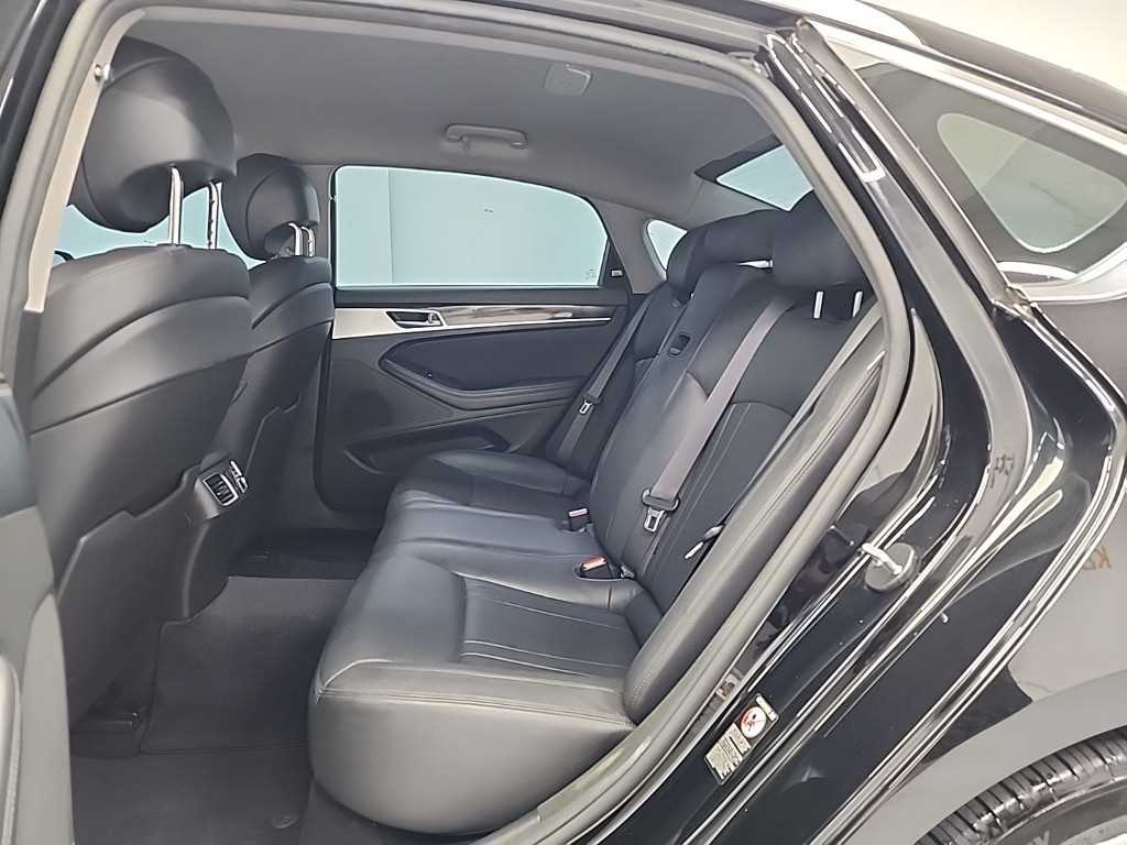 Genesis G80 - Vista 12