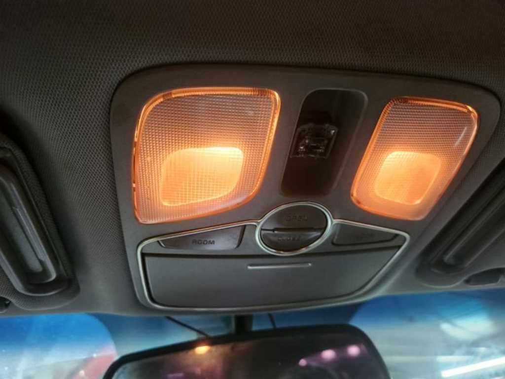 KIA Sorento - Vista 11
