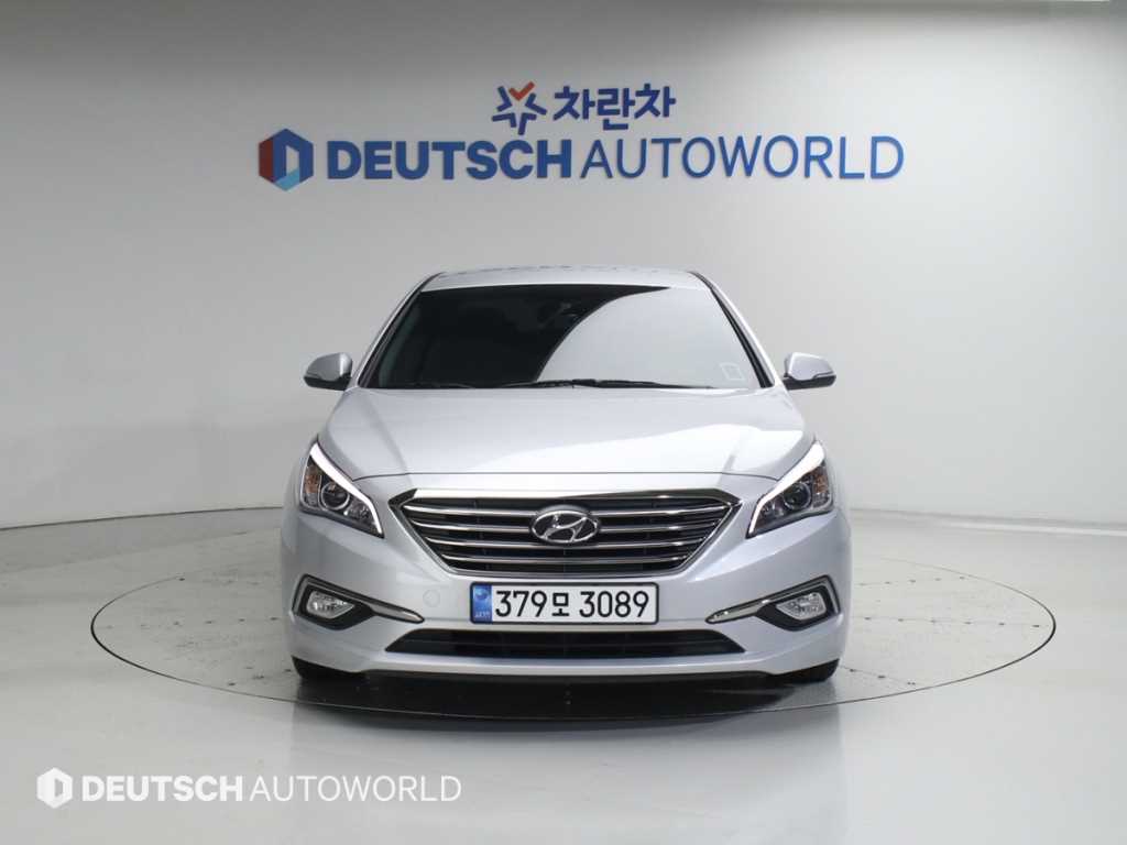 HYUNDAI Sonata - Vista 3