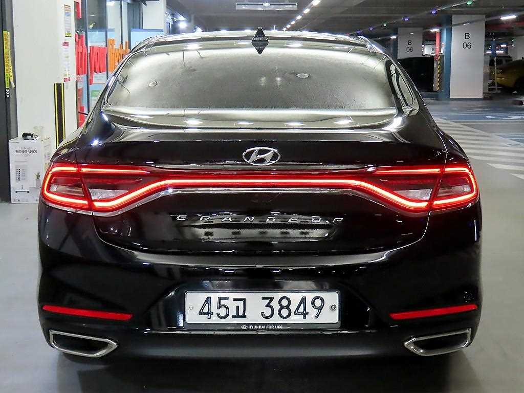 HYUNDAI Grandeur - Vista 5