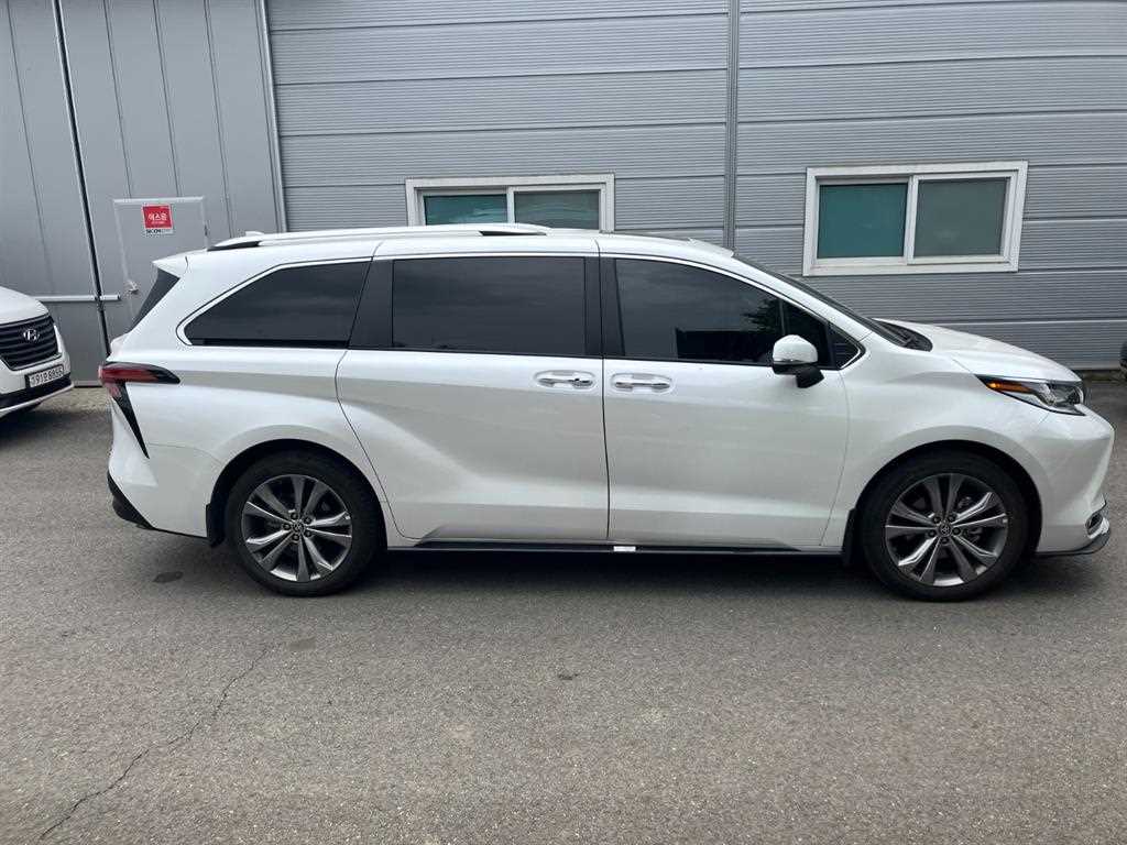 Toyota Siena - Vista 3