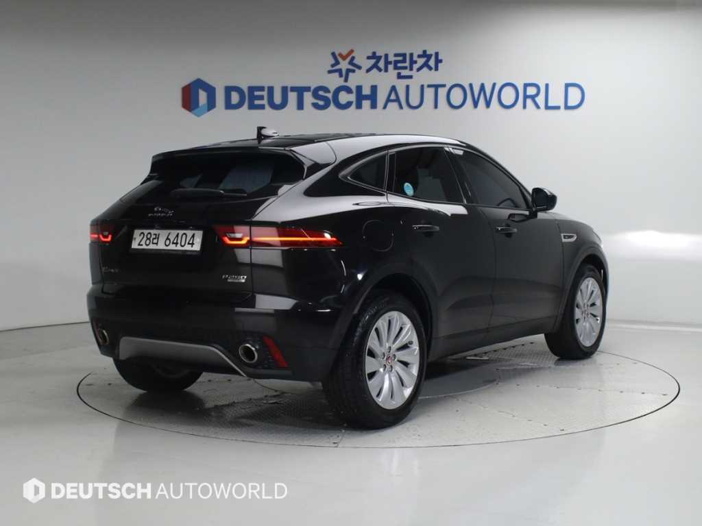 Jaguar E-PACE - Vista 2