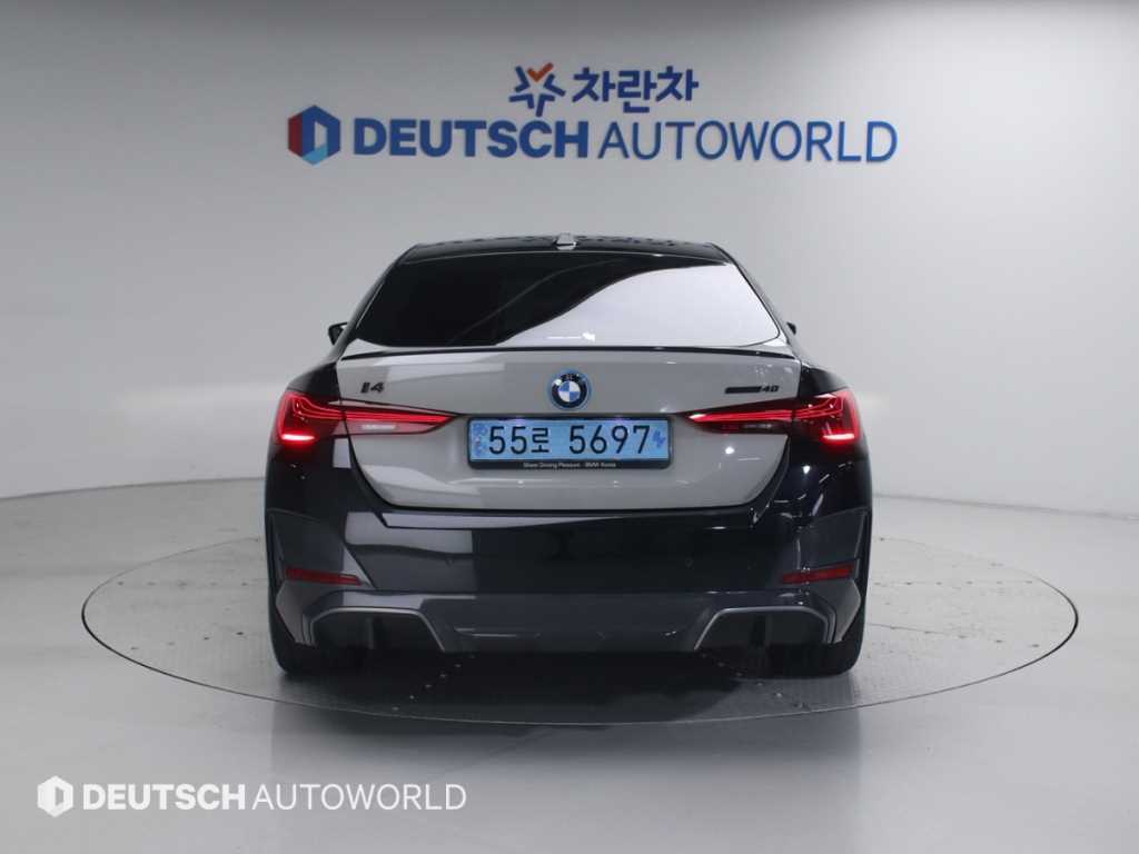 BMW i4 - Vista 4