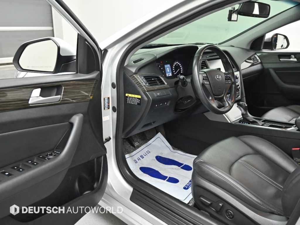 HYUNDAI Sonata - Vista 11