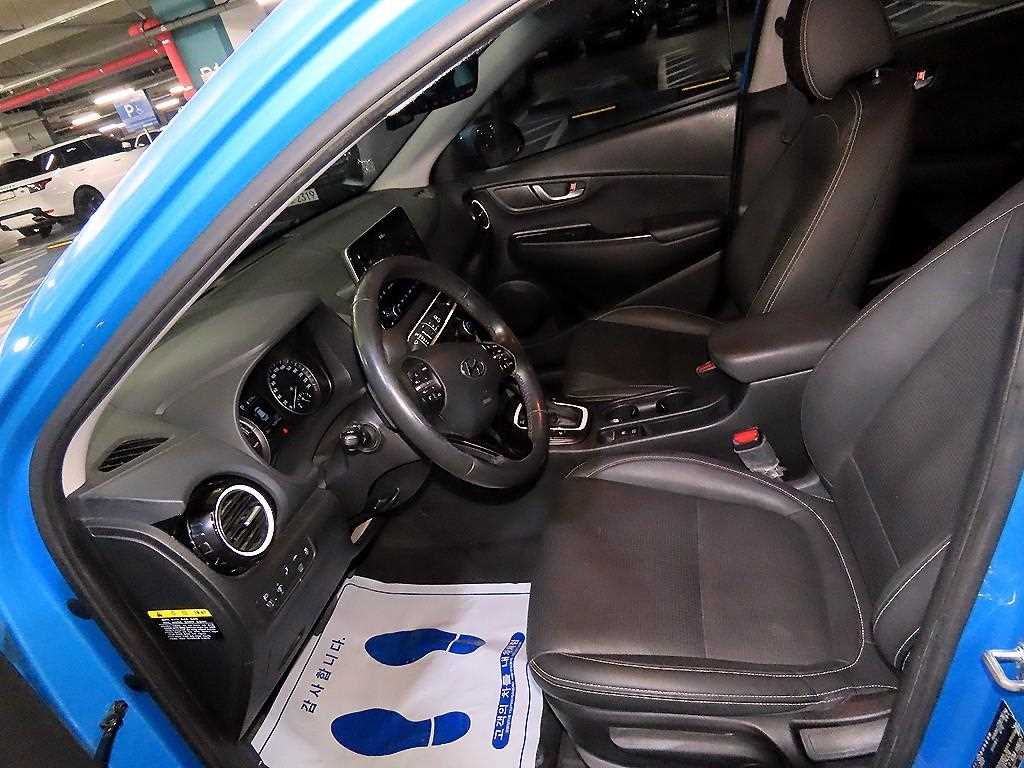 HYUNDAI Kona - Vista 6