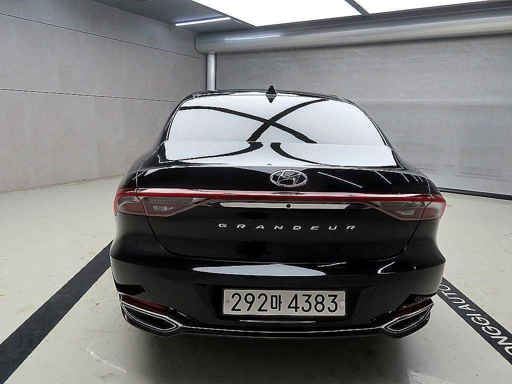 HYUNDAI Grandeur - Vista 3