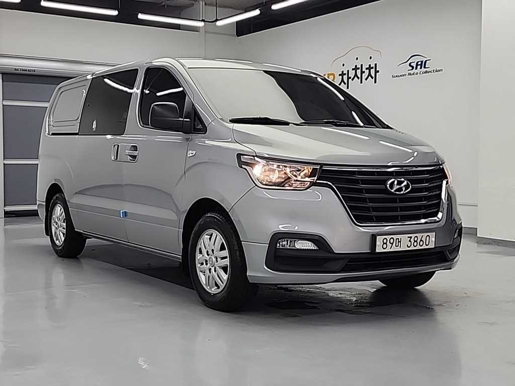 HYUNDAI Starex - Vista 4