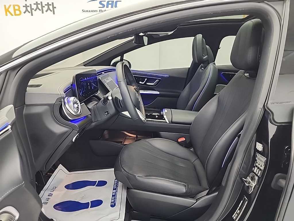 Mercedes Benz EQE - Vista 11