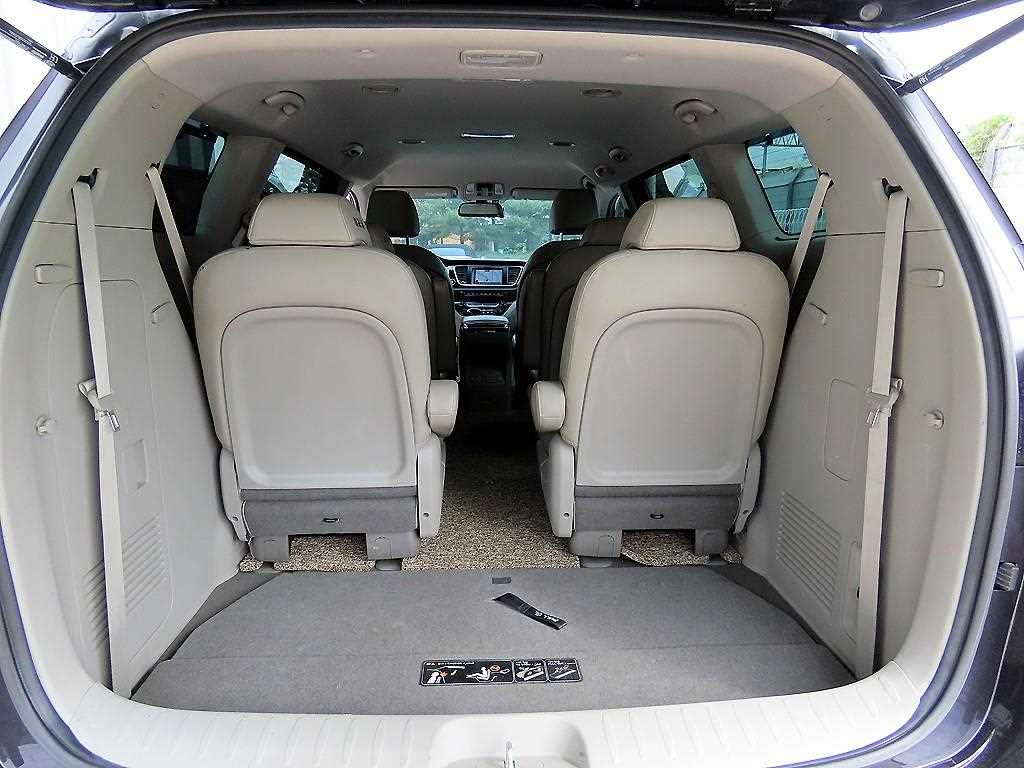KIA Carnival 2019 Gris - Importación desde Corea - HF Imports Iquique - Foto 17