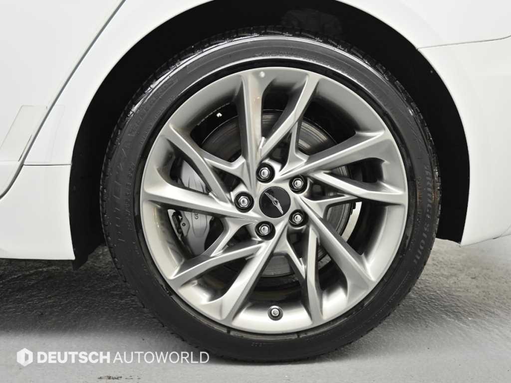 Genesis G70 - Vista 5