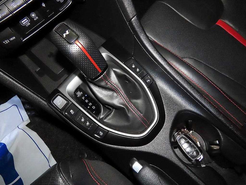 HYUNDAI Veloster - Vista 12