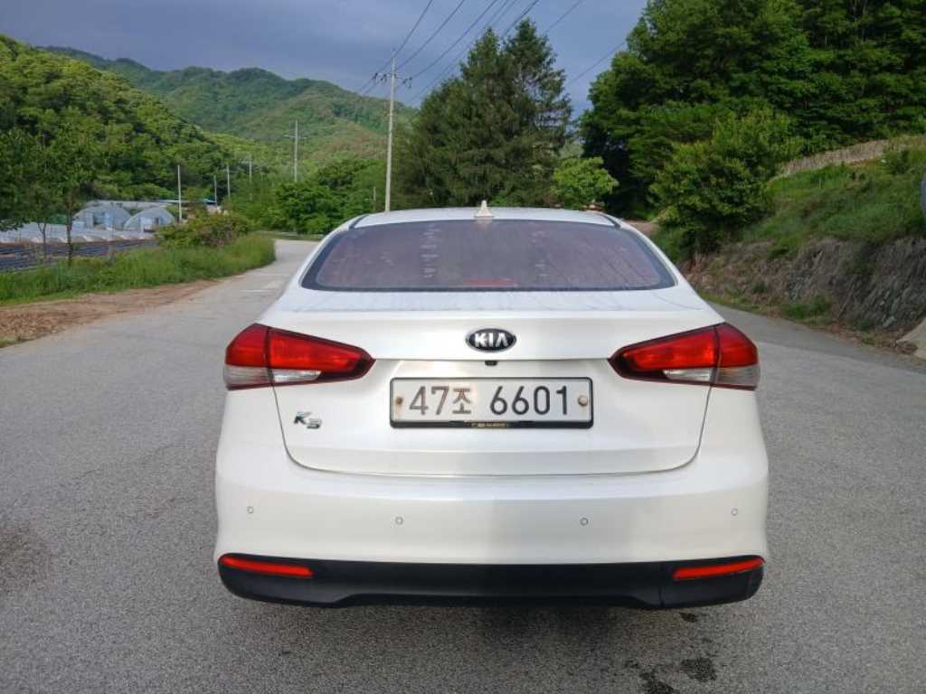 KIA K3 - Vista 9