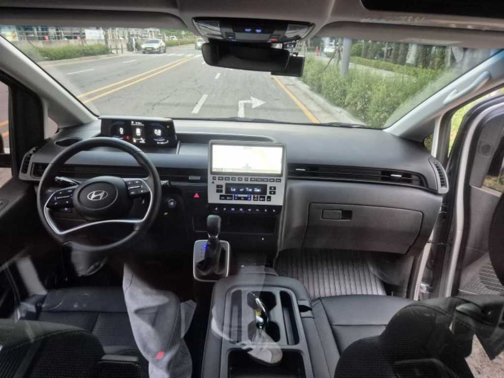 HYUNDAI Staria - Vista 10