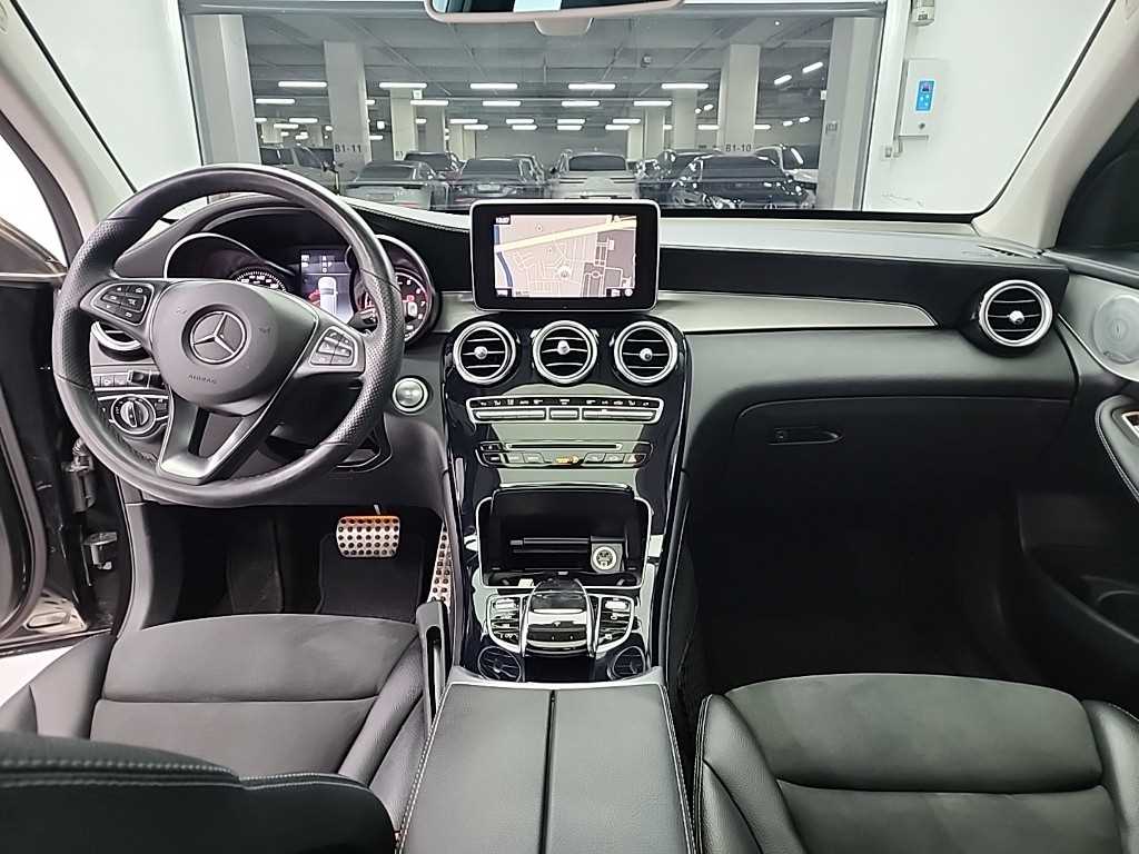 Mercedes Benz GLC Class - Vista 7