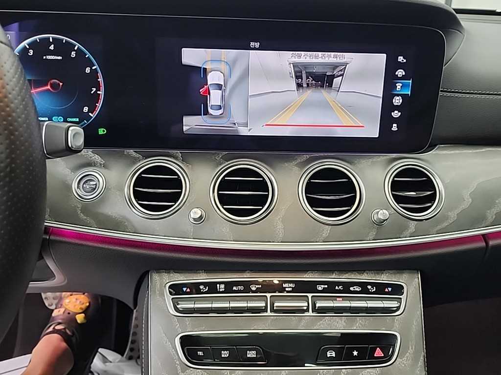 Mercedes Benz E class - Vista 10