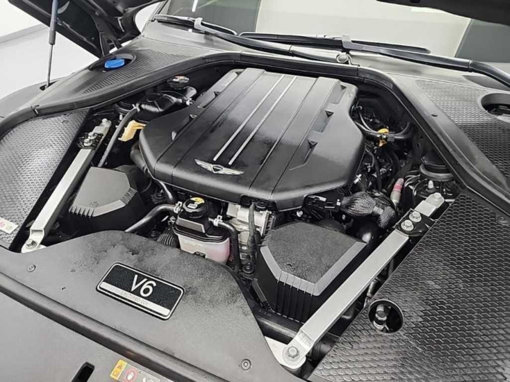 Genesis G90 - Vista 6