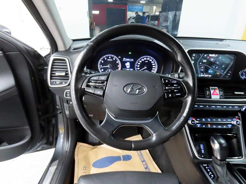 HYUNDAI Grandeur - Vista 9