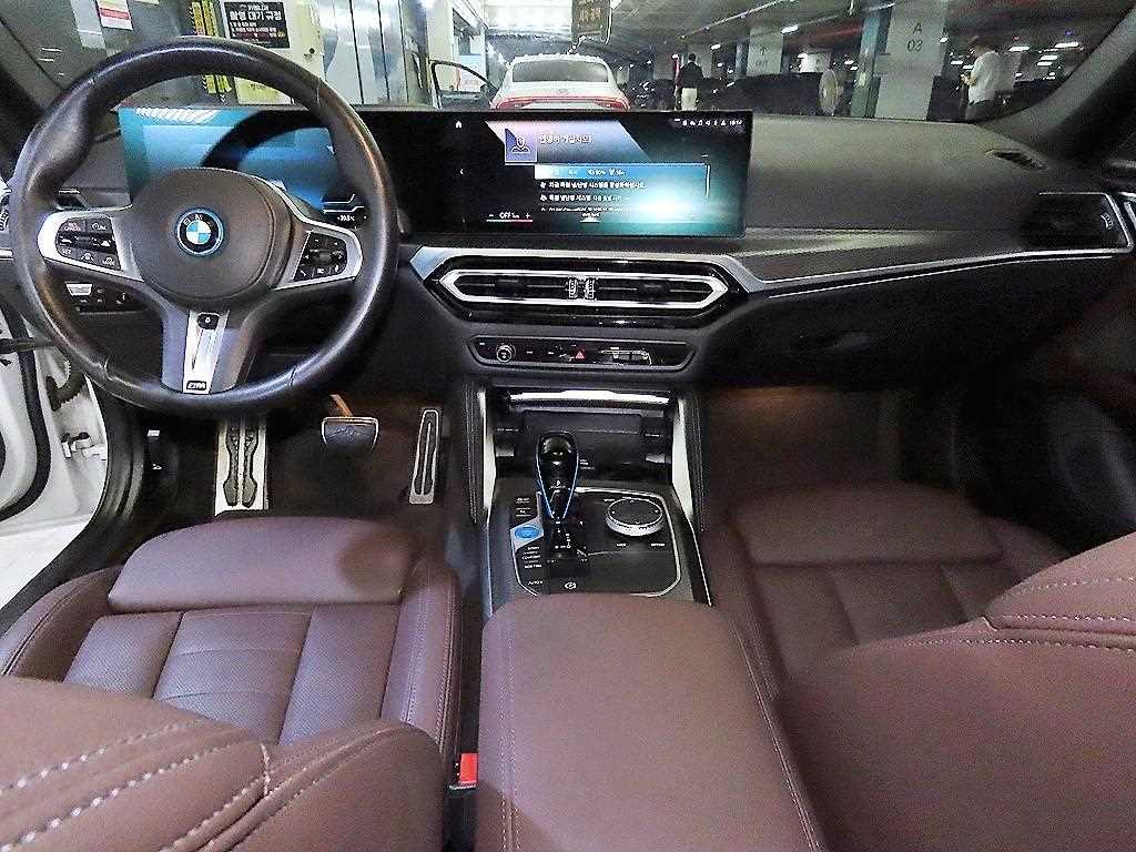 BMW i4 - Vista 9