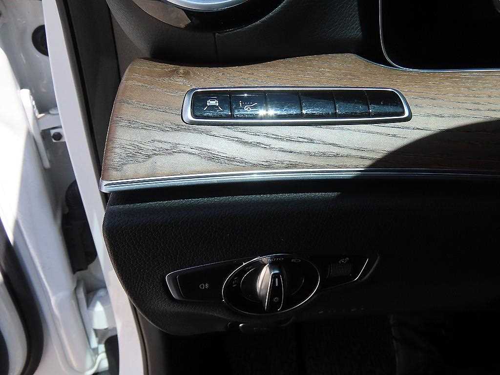 Mercedes Benz E class - Vista 12