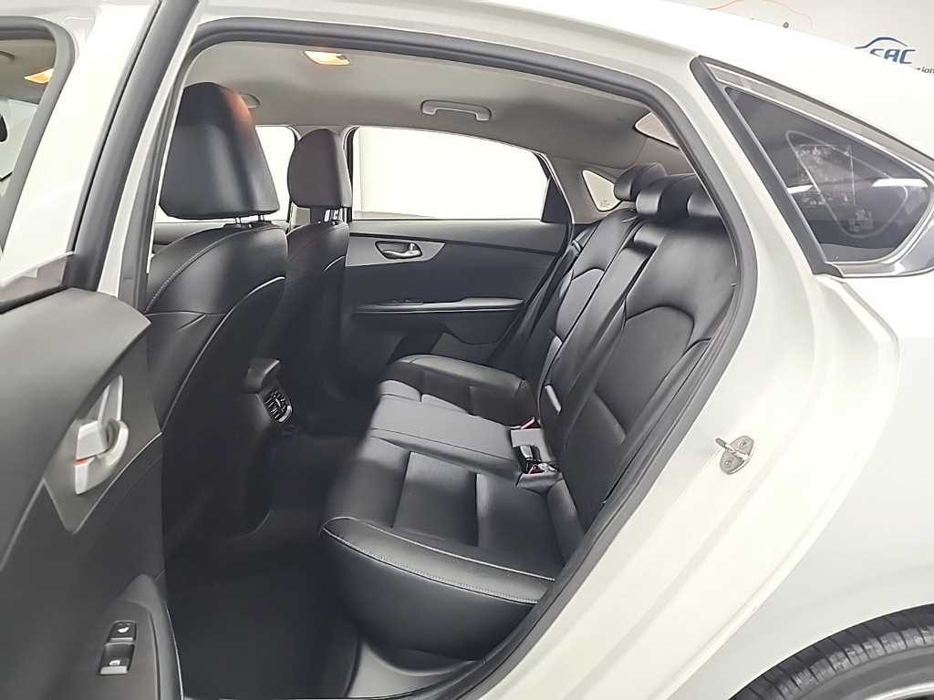 KIA K3 - Vista 12