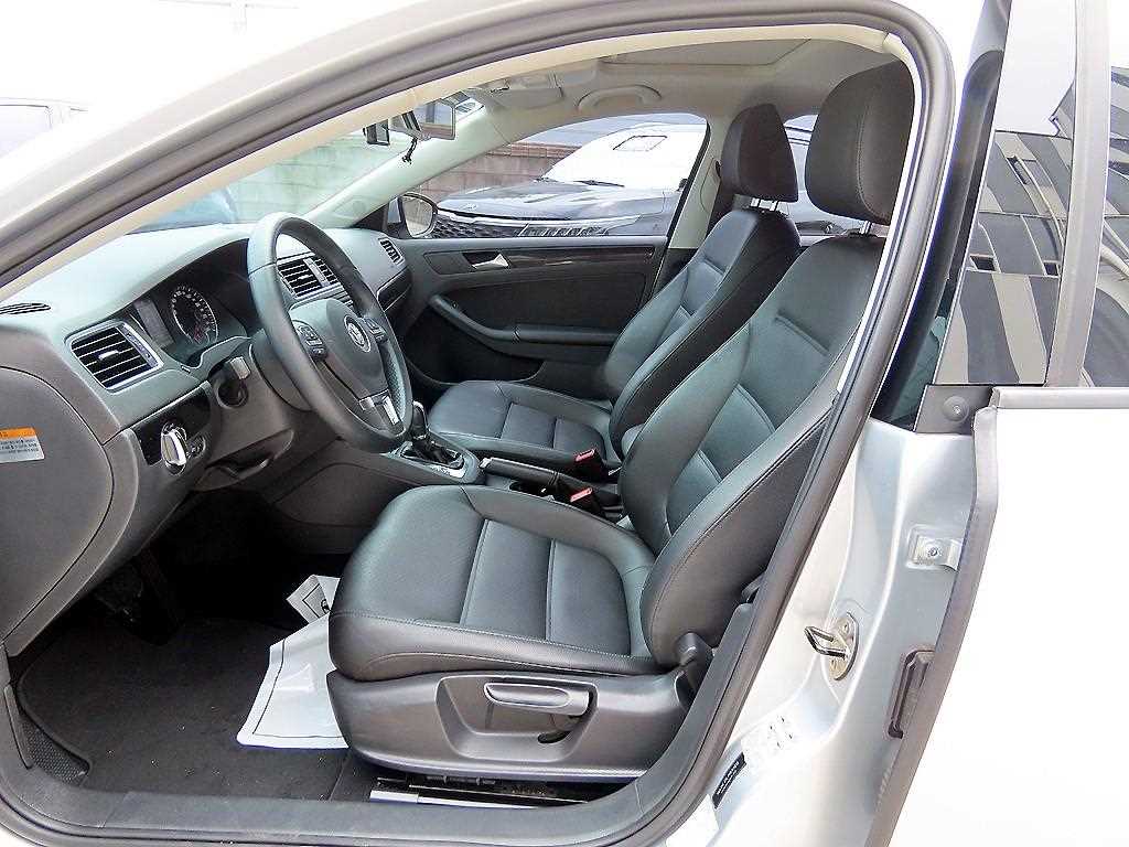 Volkswagen Jetta - Vista 5