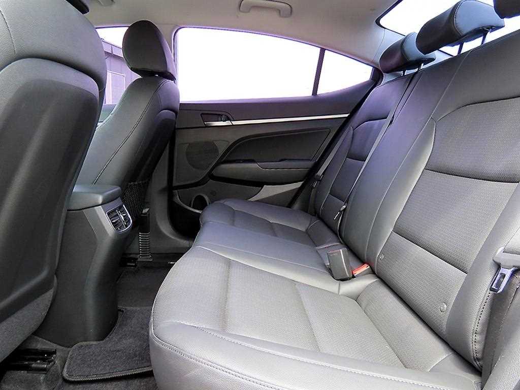 HYUNDAI Avante - Vista 6