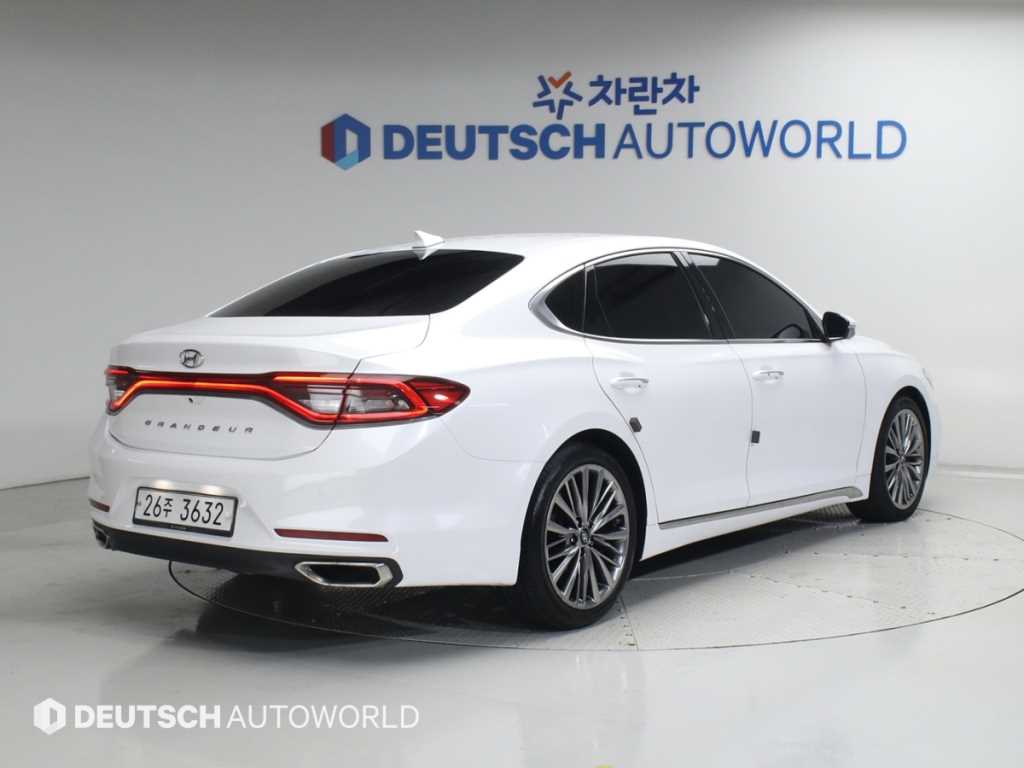 HYUNDAI Grandeur - Vista 2