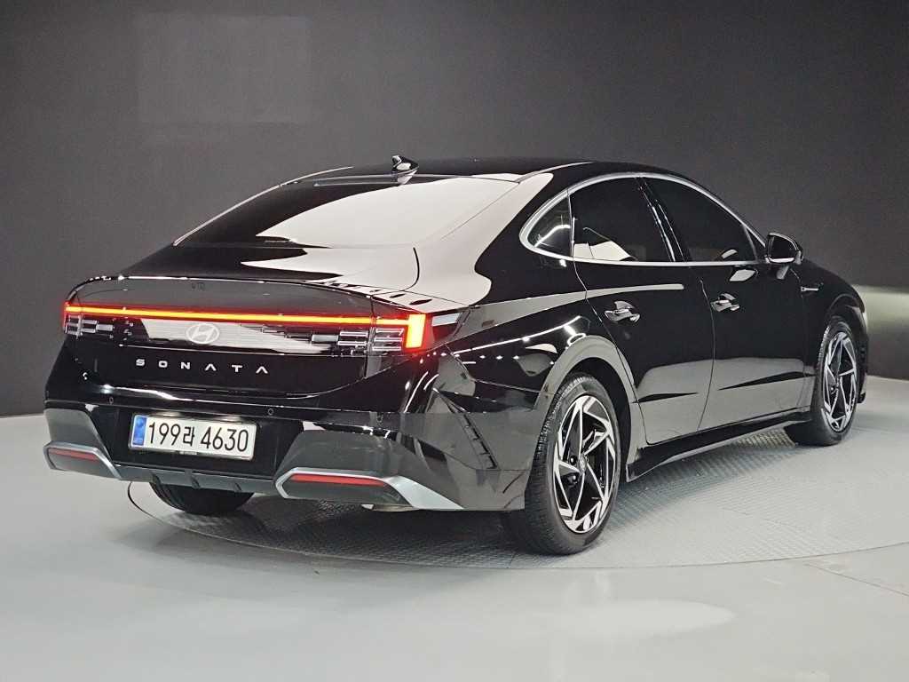 HYUNDAI Sonata - Vista 4