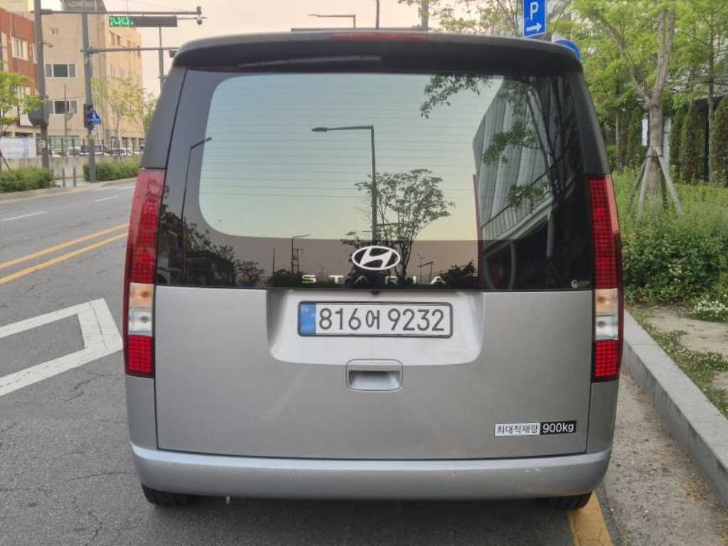 HYUNDAI Staria - Vista 5
