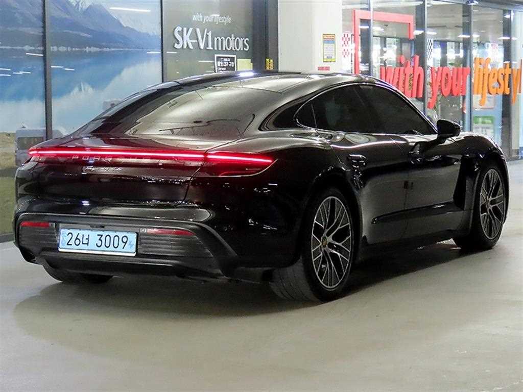 Porsche Taycan - Vista 4