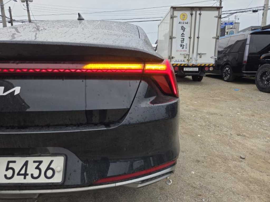 KIA K8 - Vista 7