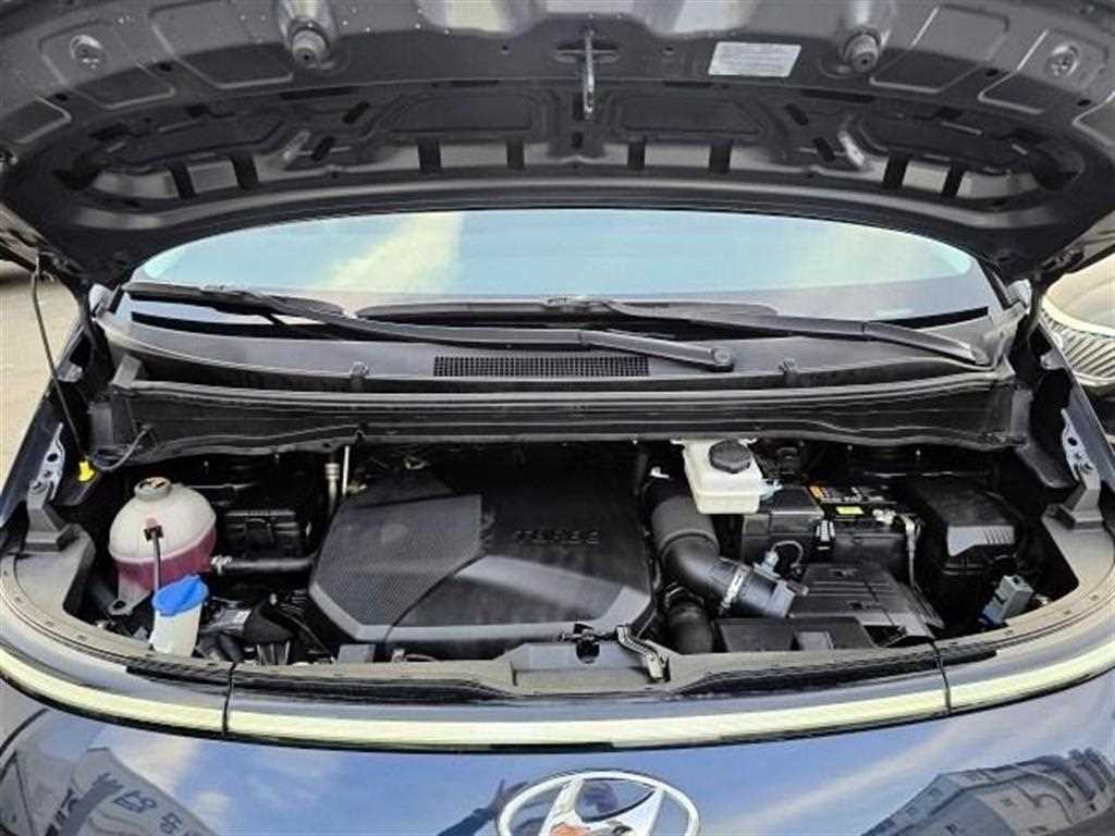 HYUNDAI Staria - Vista 5